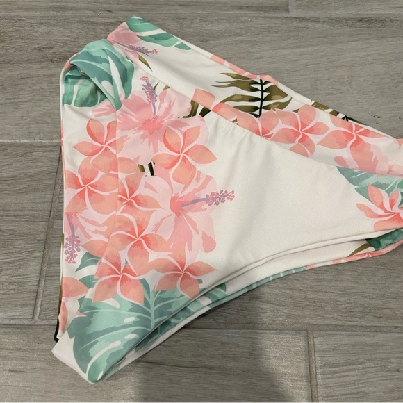 Infamous White Palm Bikini Bottoms size Medium - Picture 8 of 8